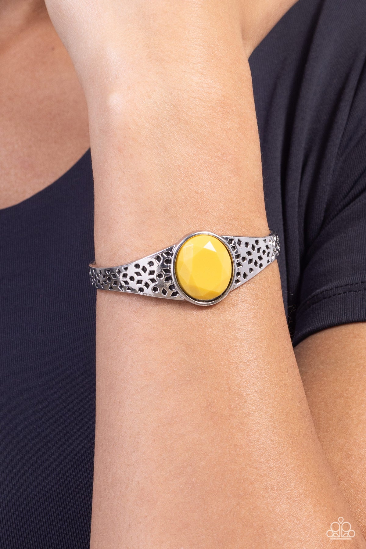 over-pop-ulated-yellow-p9se-ywxx-159xx