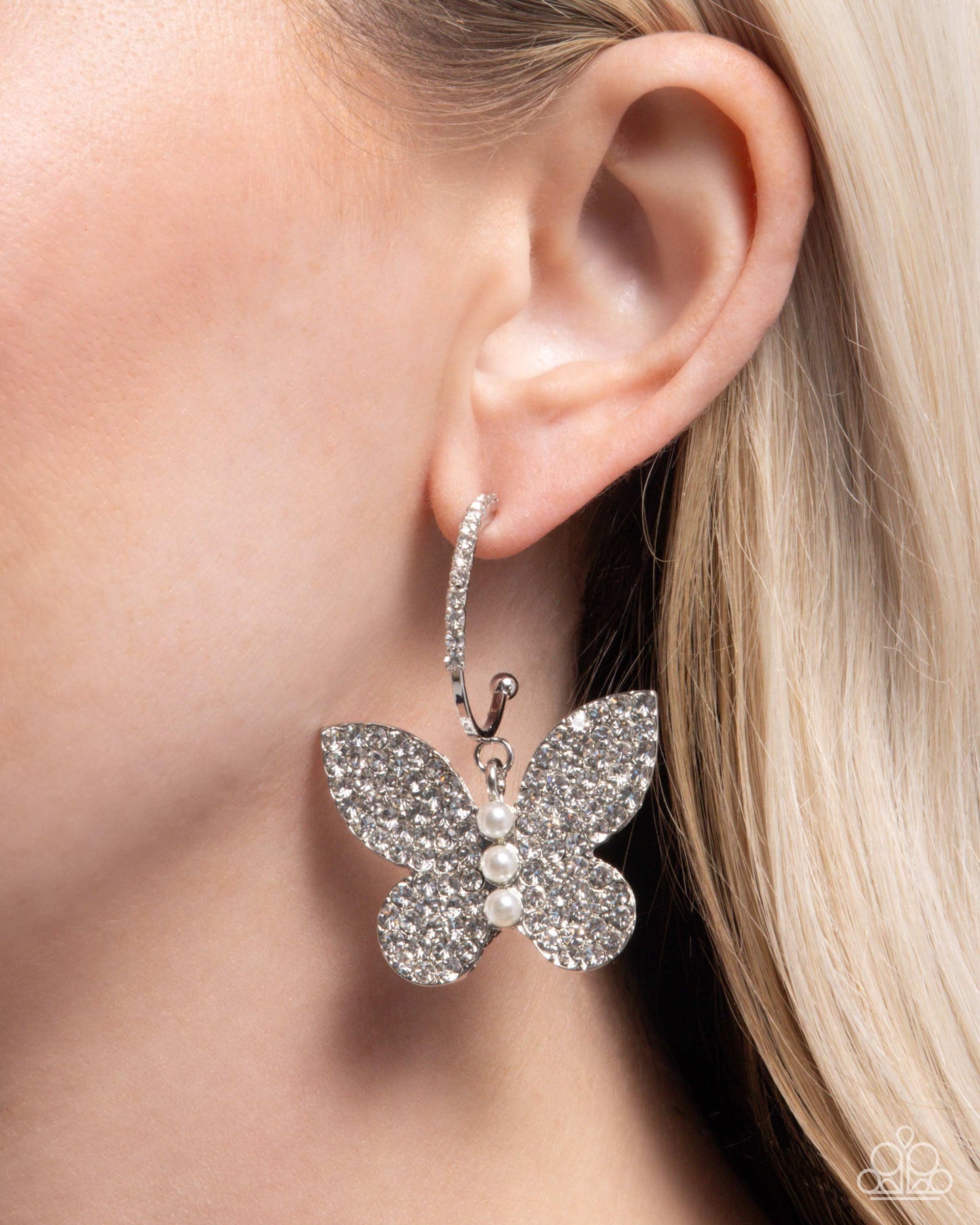 Butterfly Boundary -Silver - White