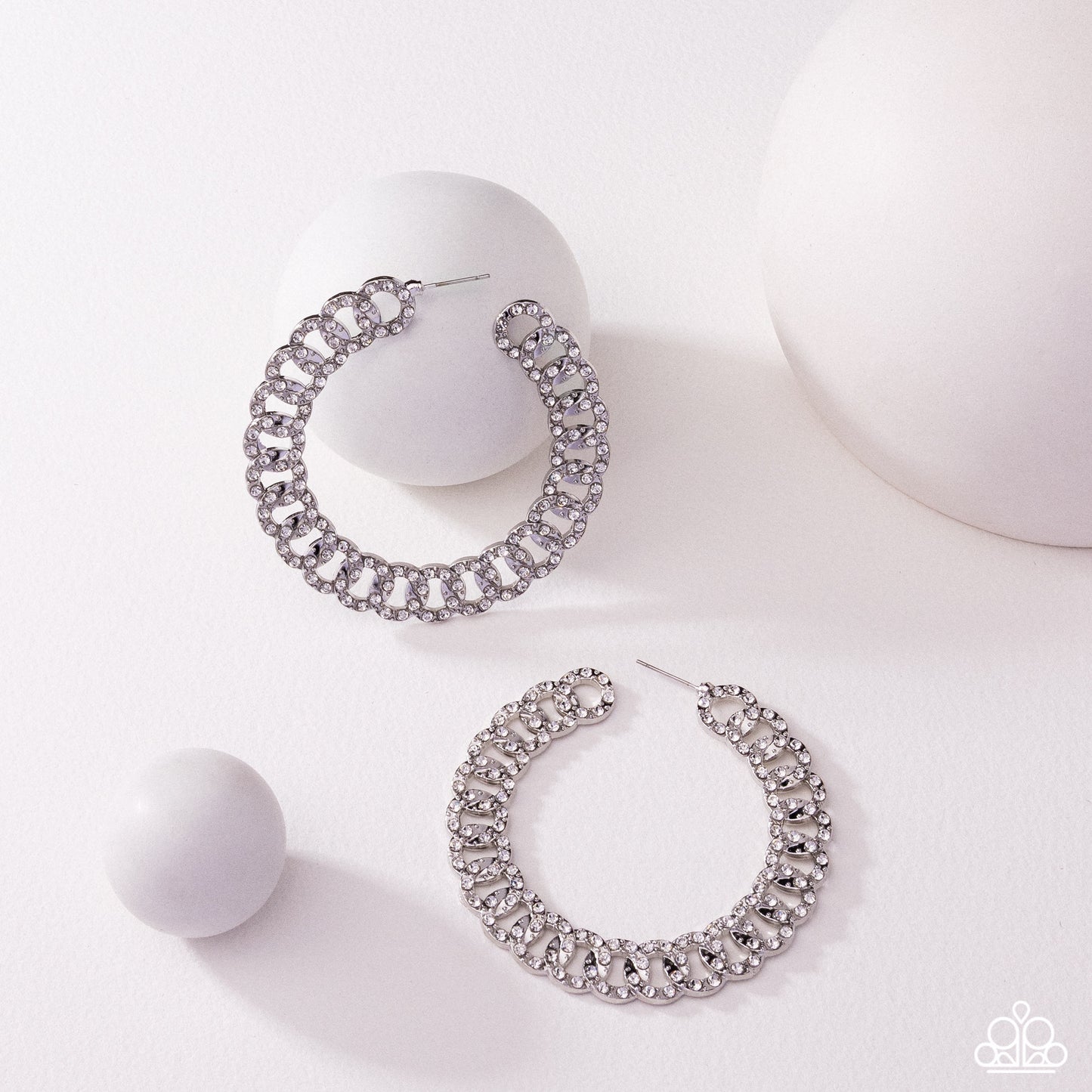 Interlocked Icing - Silver - White
