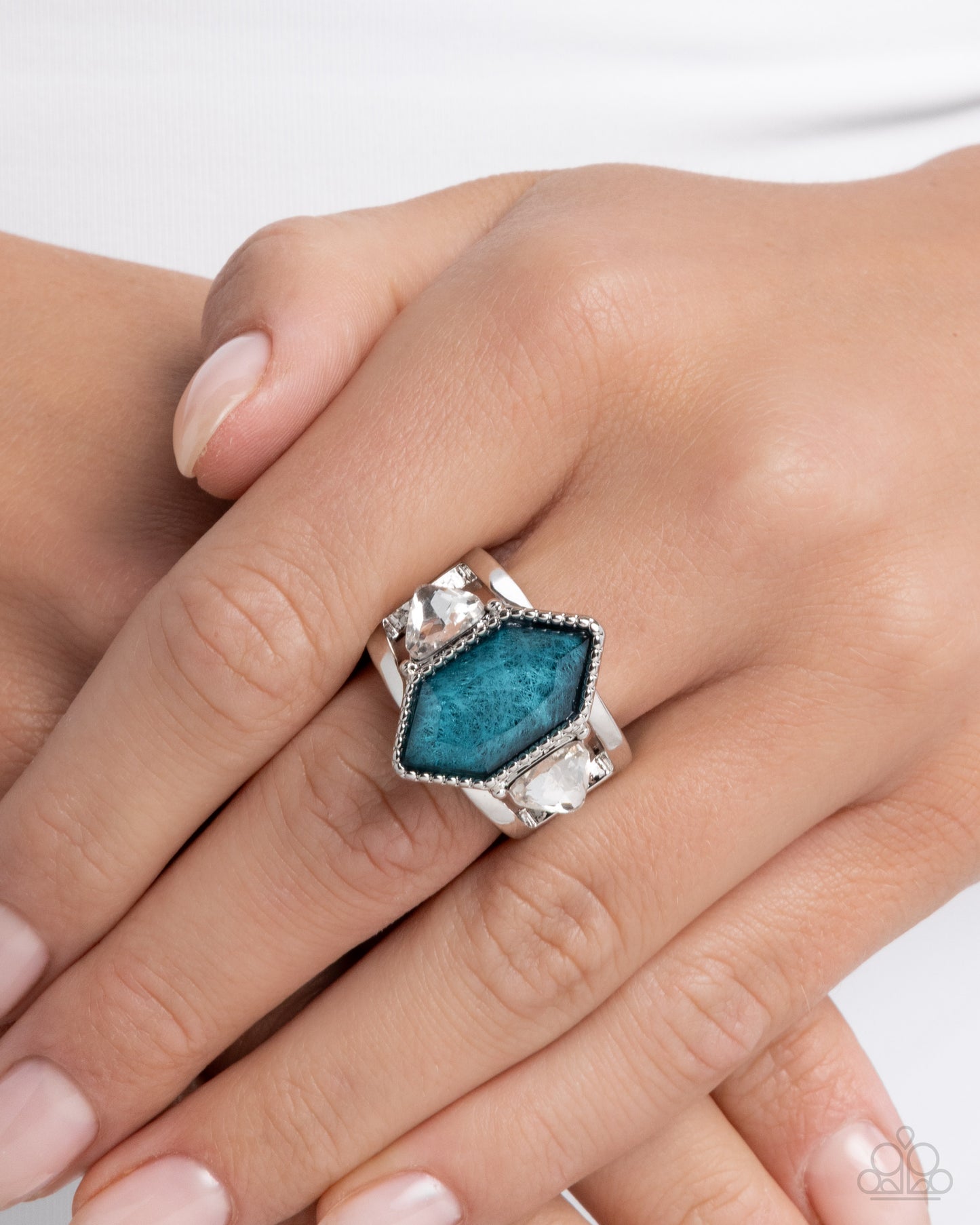 Dominant Diamond - Blue