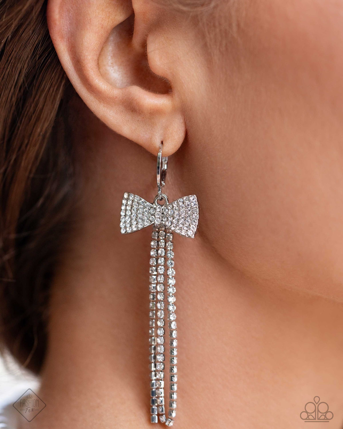 Dashing Daydream - Silver - White