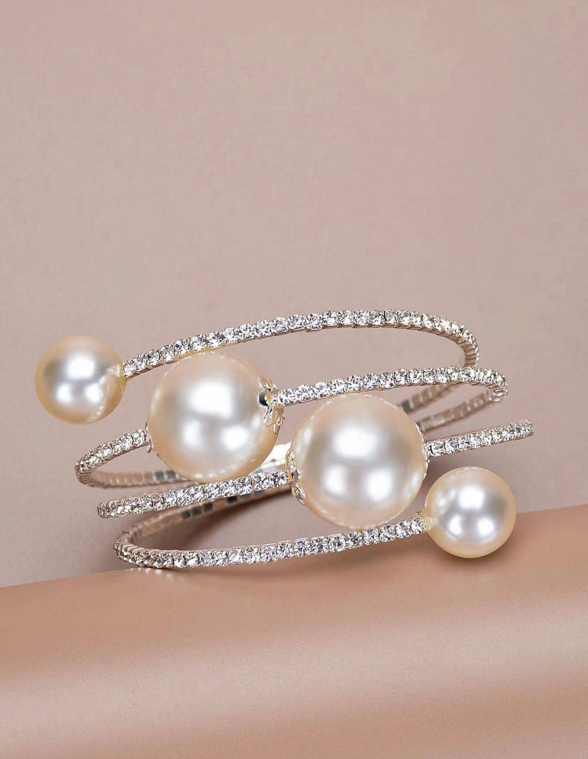 Curls Of Pearls - White