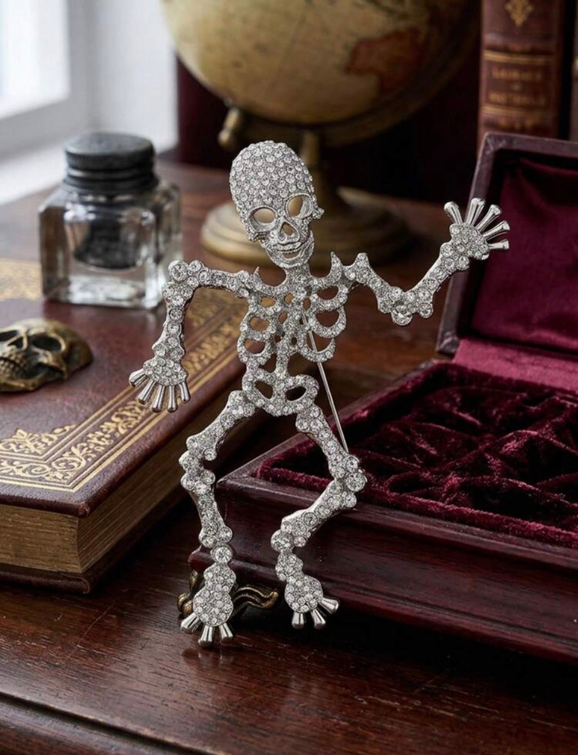 Dancing Skeleton - Silver - Brooches