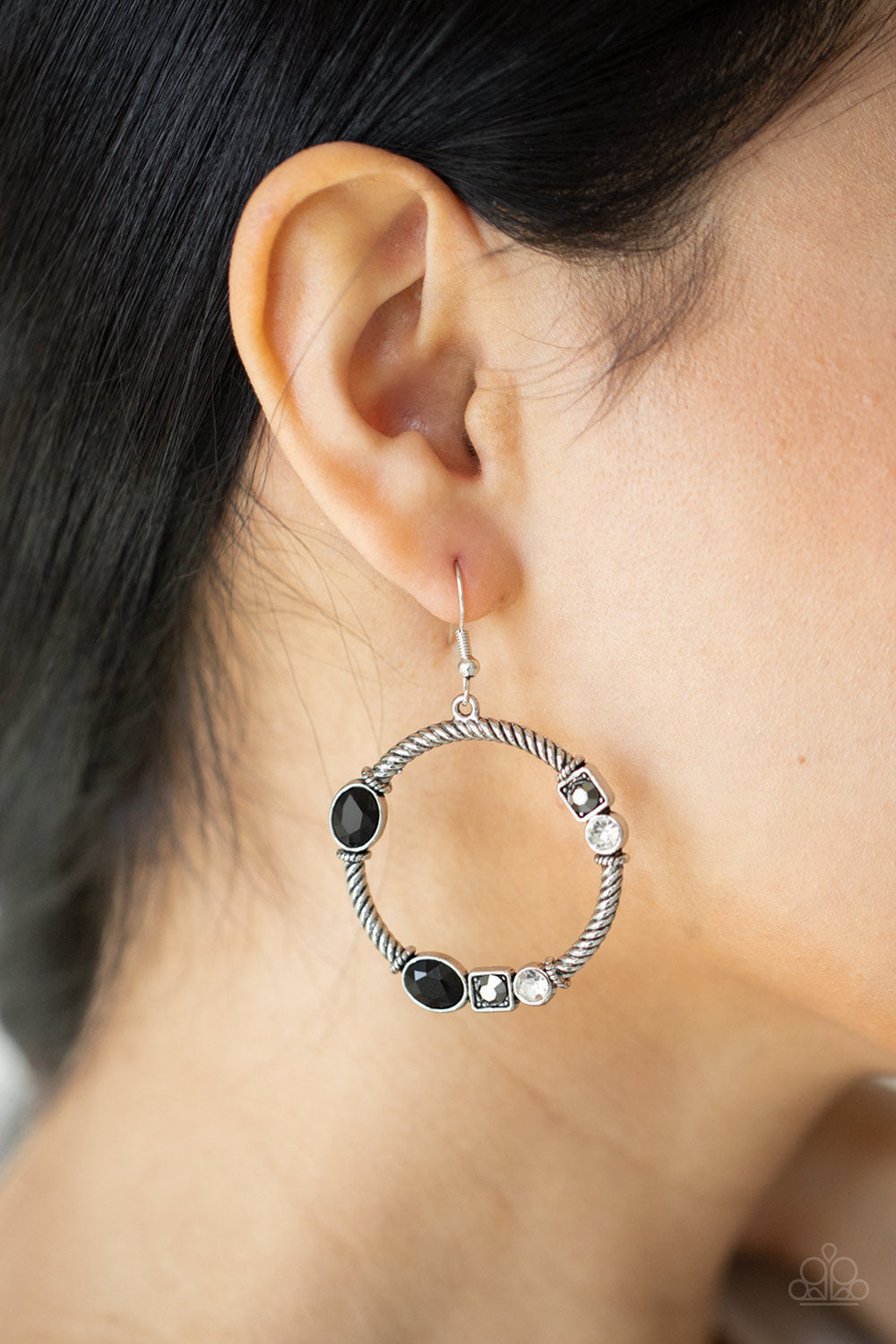 Glamorous Garland - Silver - Multi