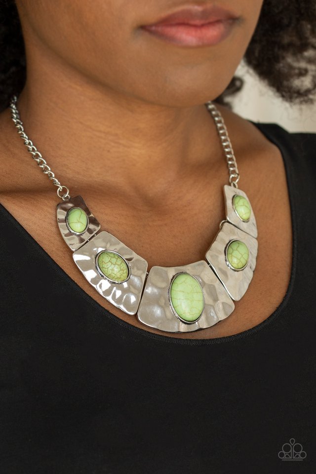 Paparazzi ♥ RULER In Favor - Green ♥ Necklace