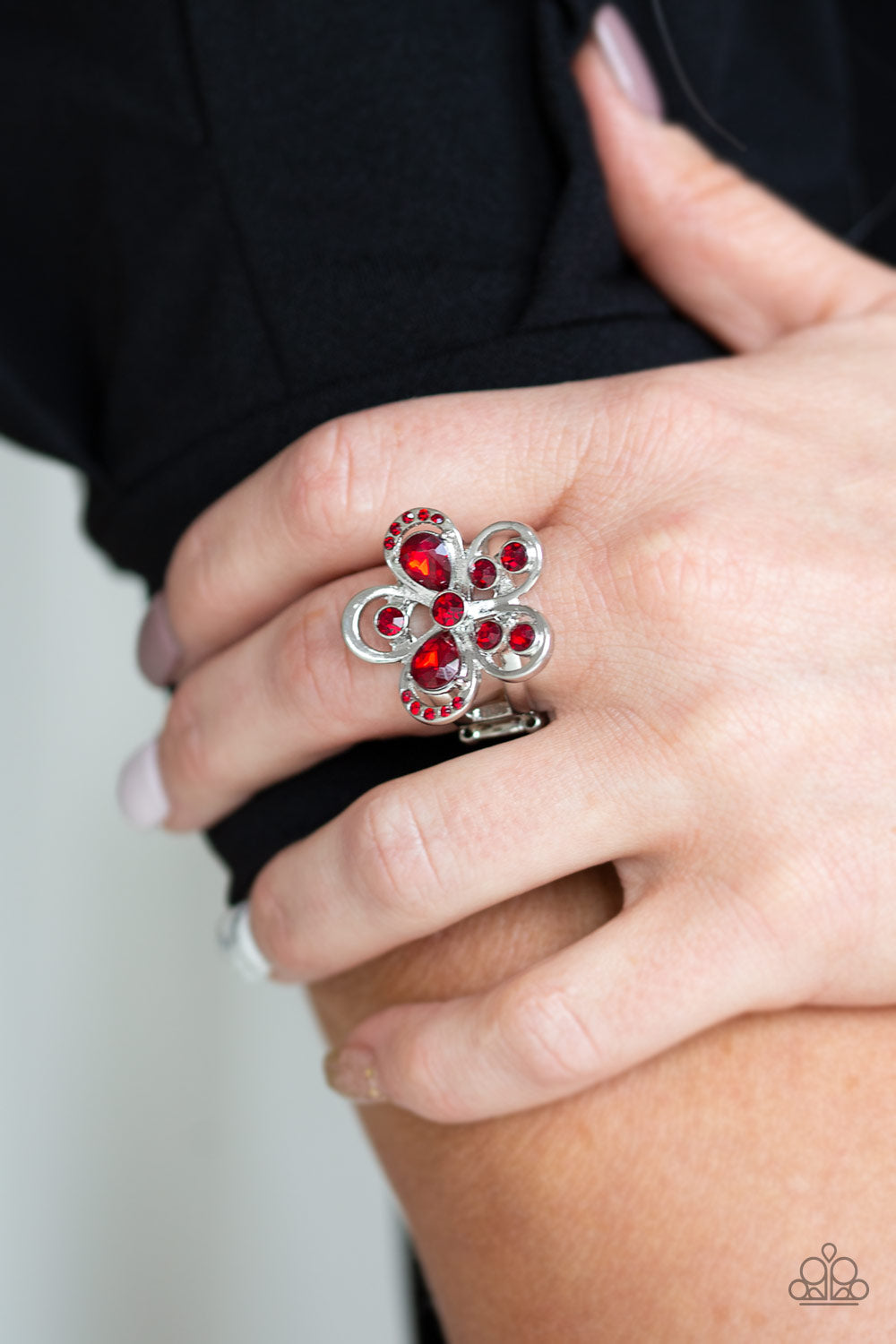 Paparazzi ♥ Gardens Of Grandeur - Red ♥  Ring
