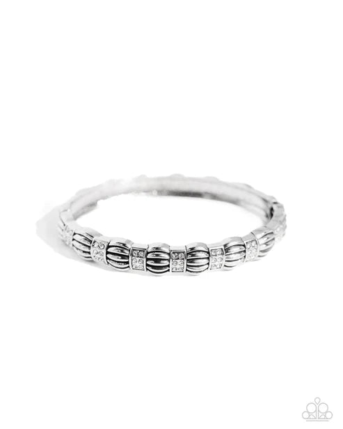 Metro Reverie - Silver - White