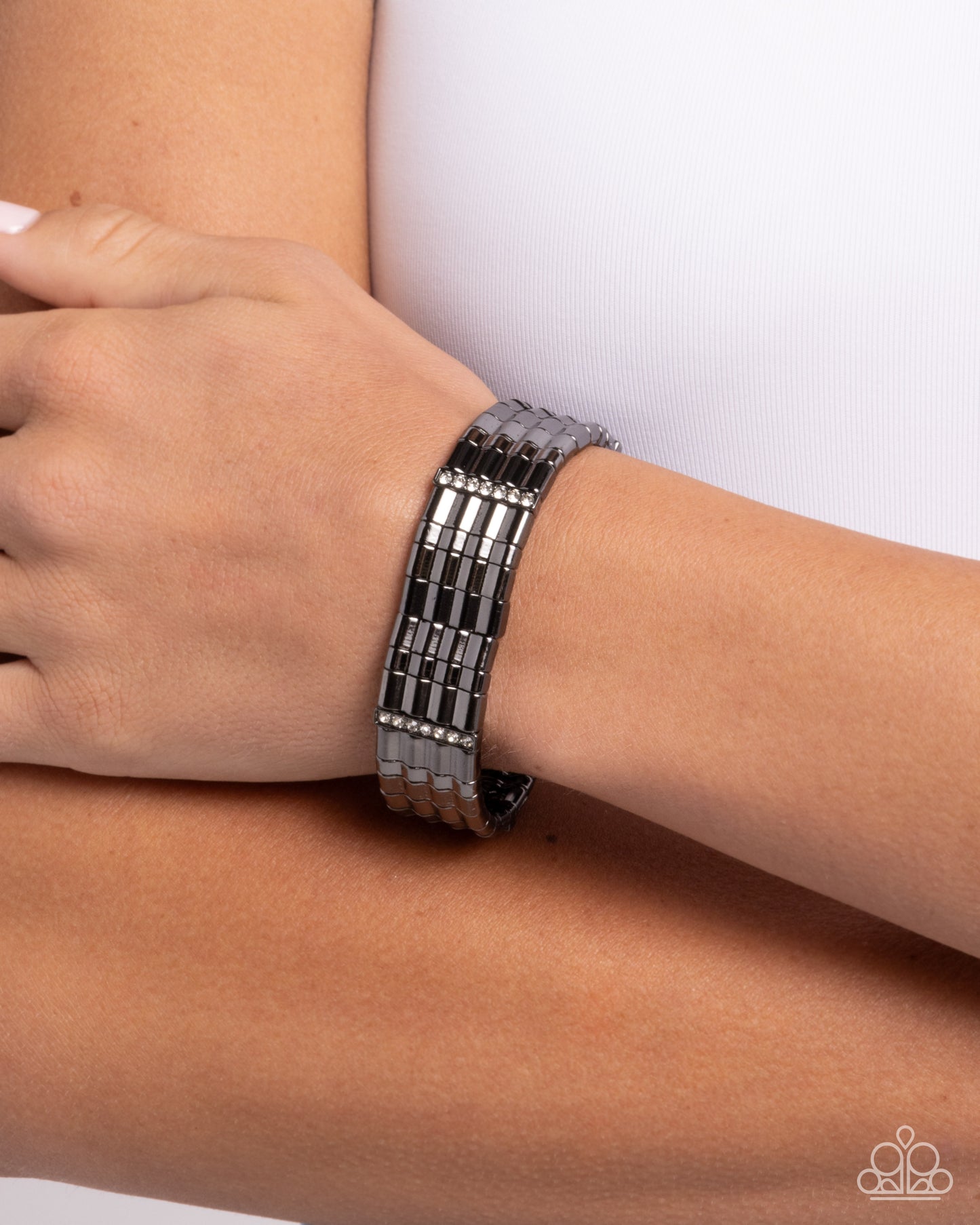 Glistening Getaway - Gunmetal