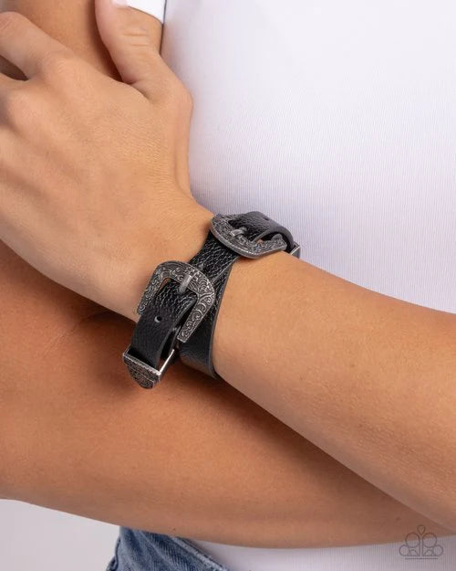 Buckle TOWN - Black