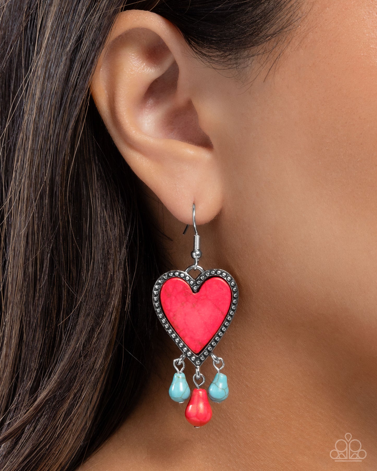 Grandiose Gaze - Hearts - Red