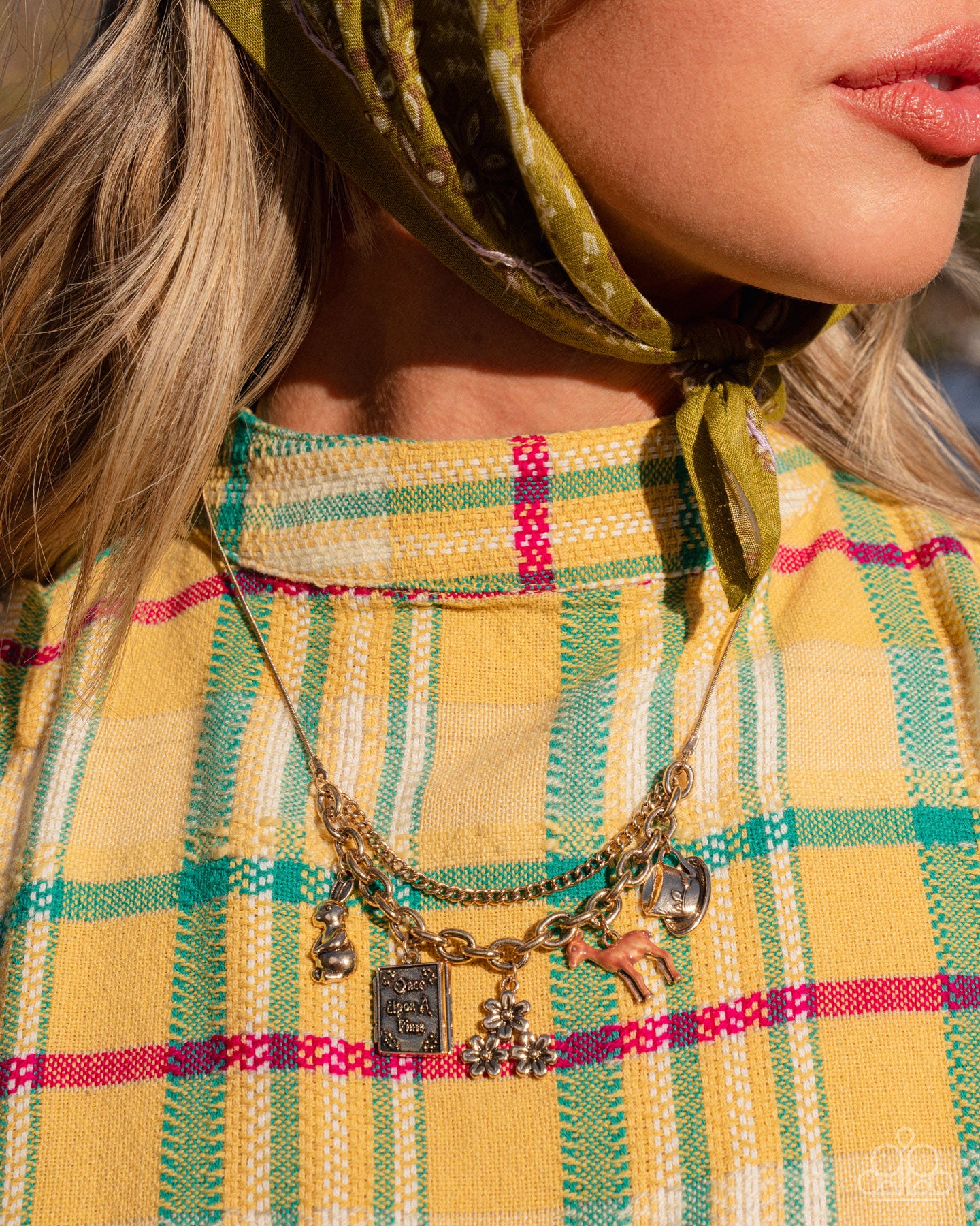 Storybook Setting - Gold