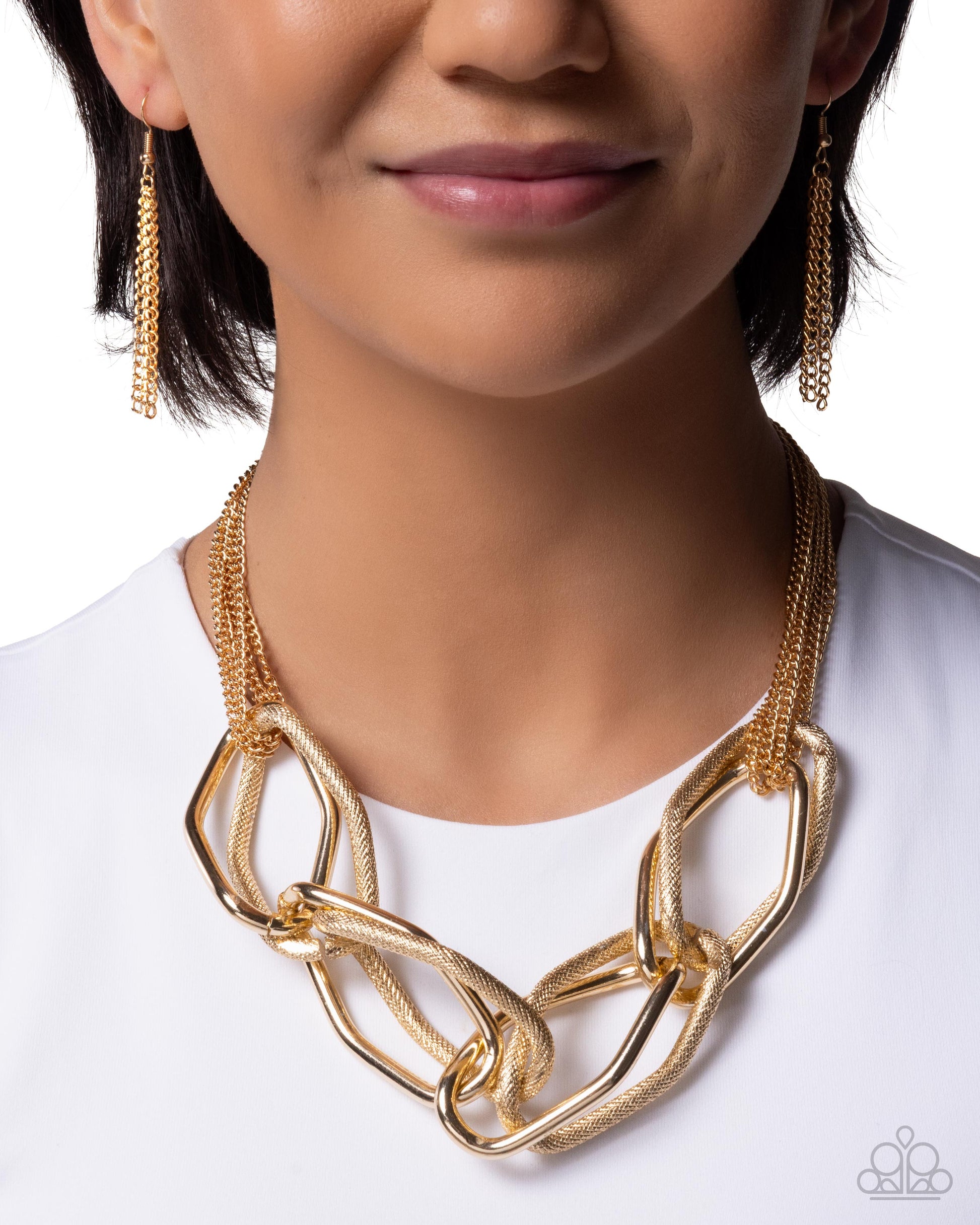 Radiant Recruit - Gold Link Short Necklace