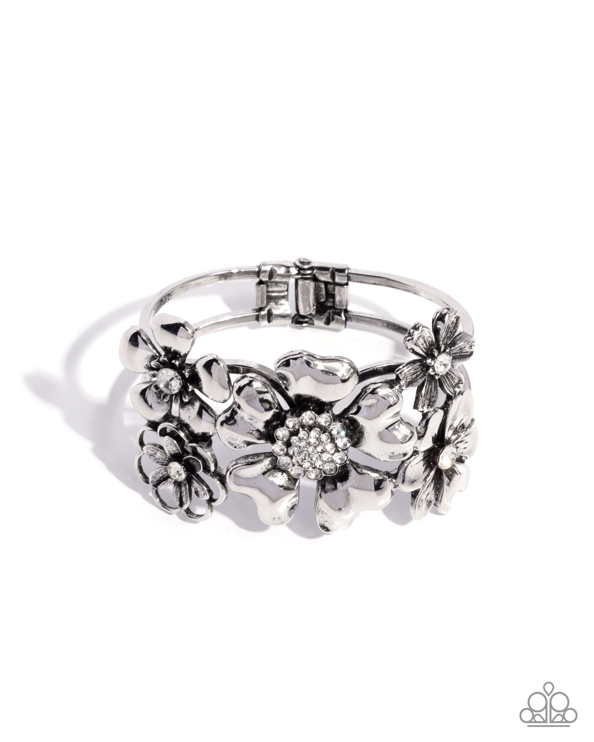 Bursting Bouquet - white - Paparazzi bracelet
