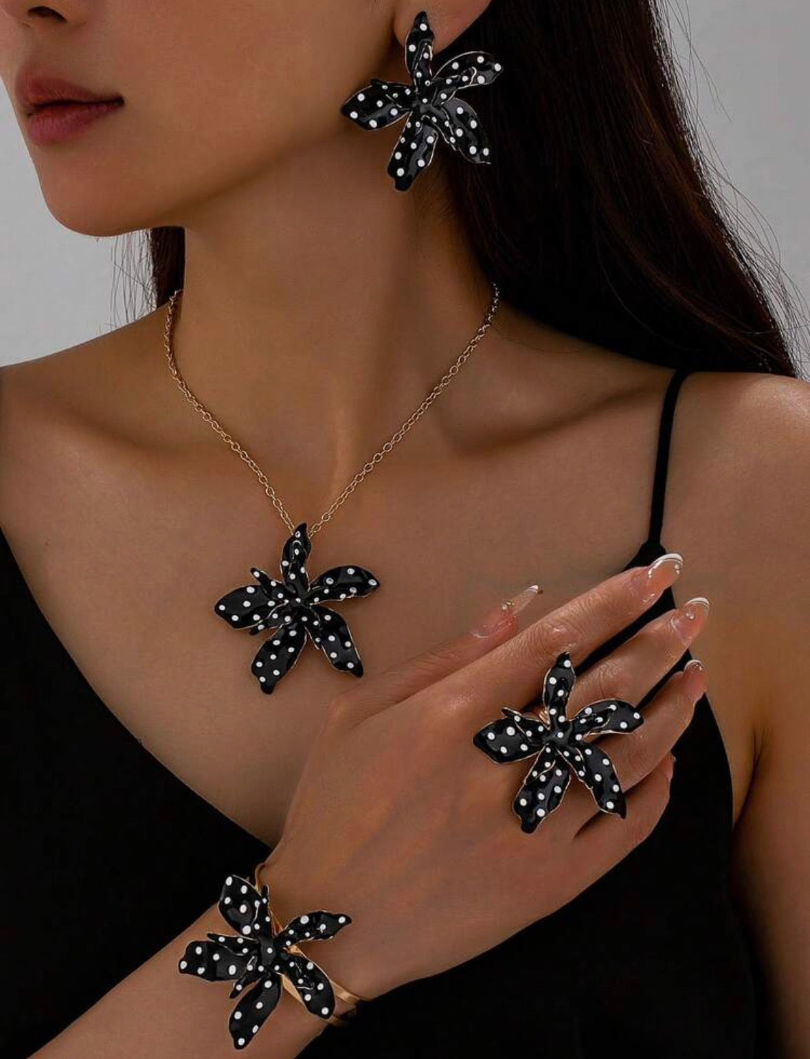 Polka Star - Black - Complete Look