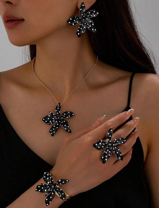 Polka Star - Black - Complete Look