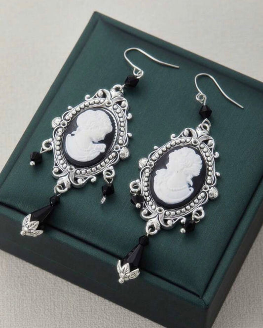 Classic Cameo - Black