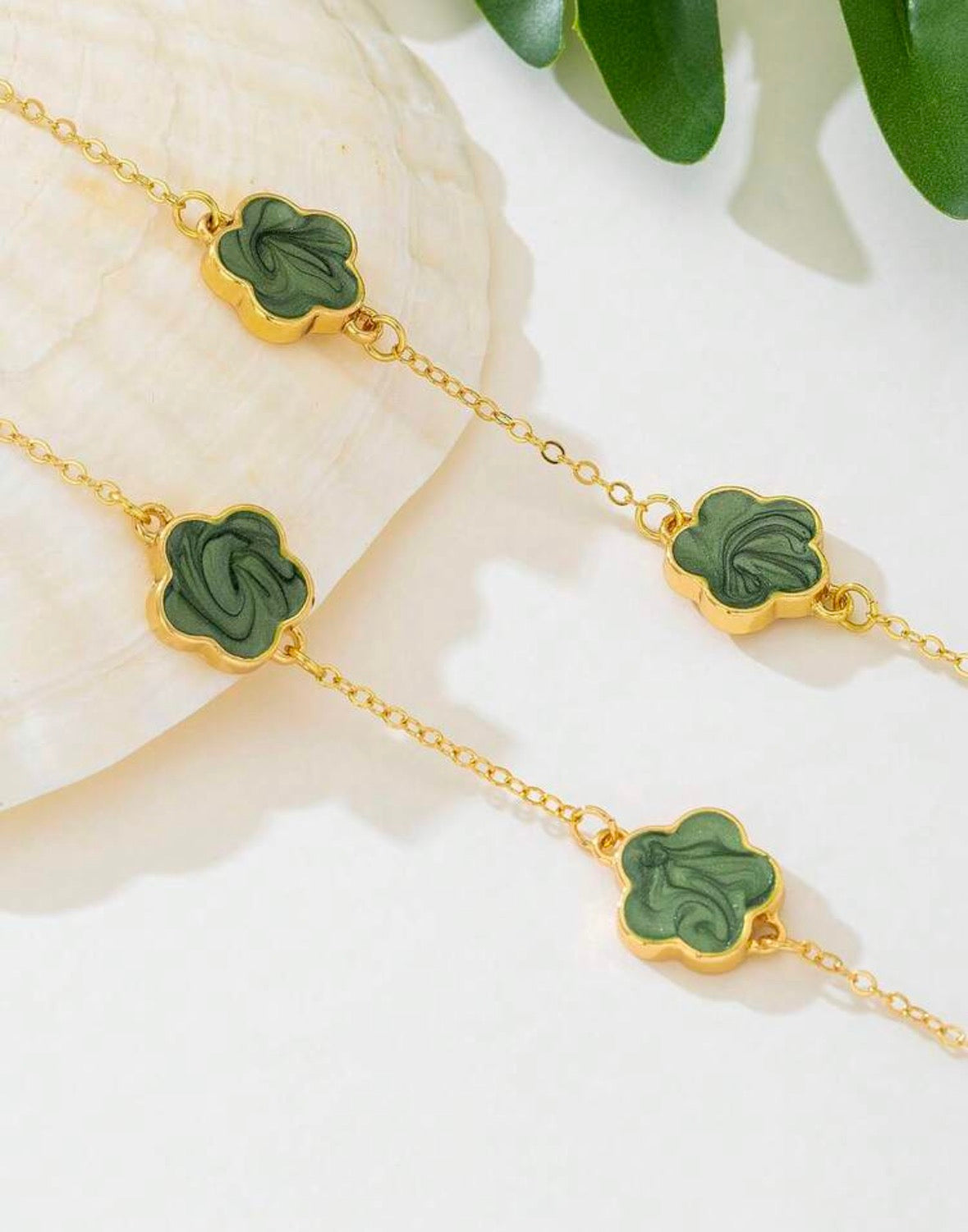 Louis V Bouquet - Green