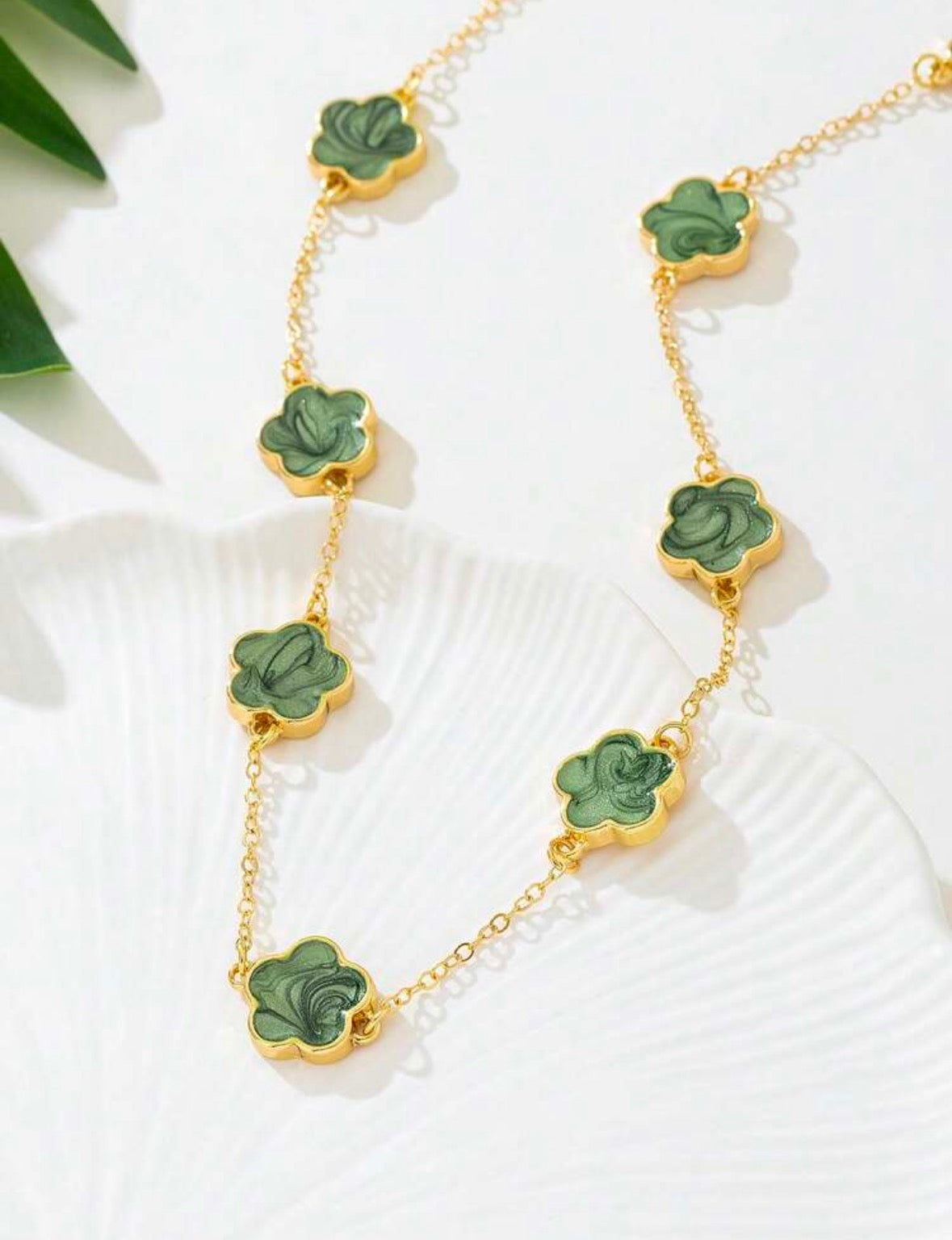 Louis V Bouquet - Green