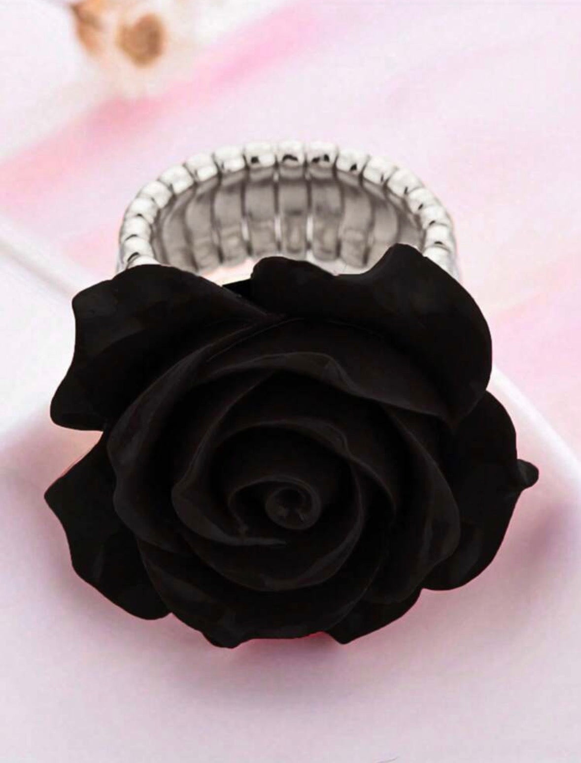 Run For The Roses - Black