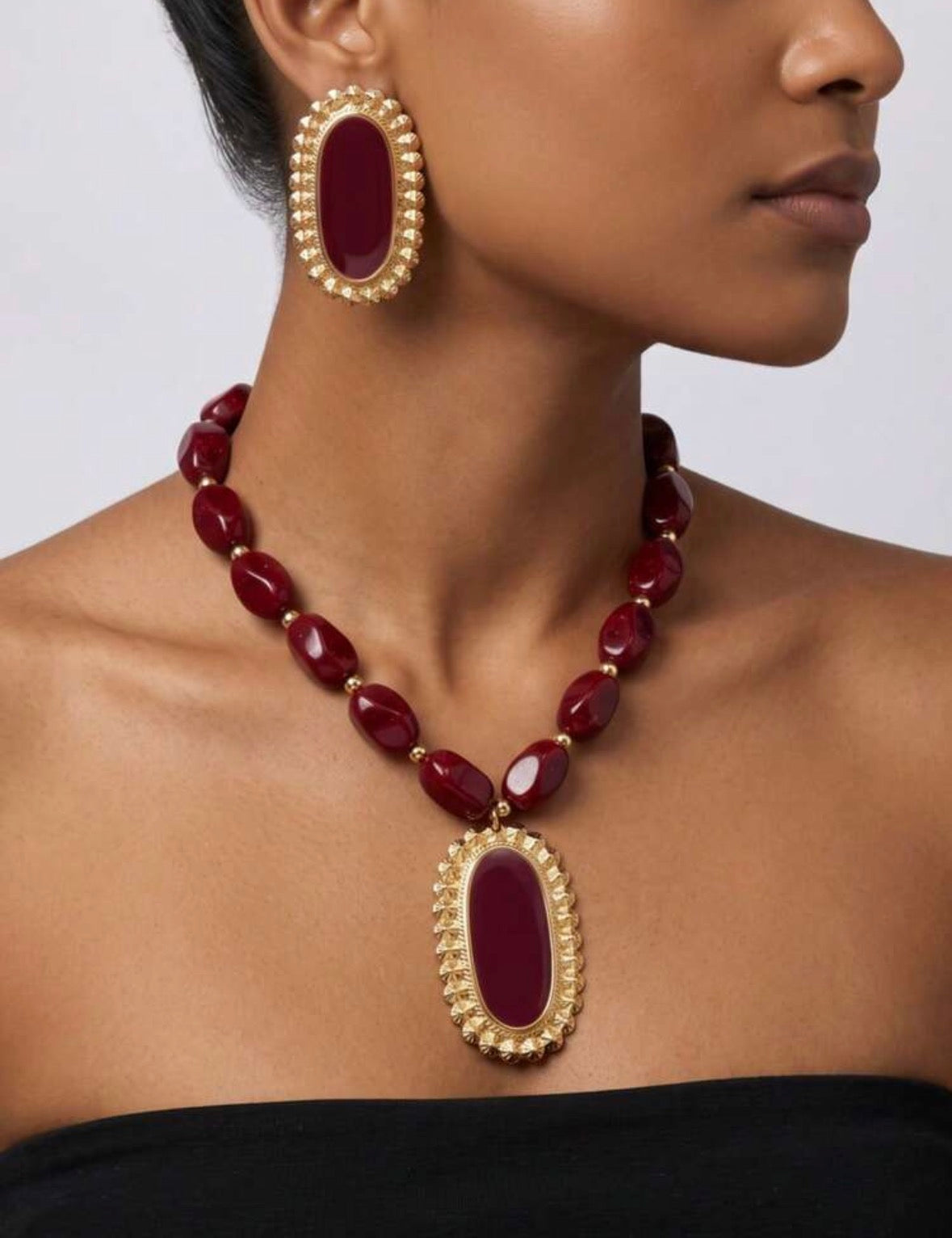 To Live in Luxe - Red - Complete Look