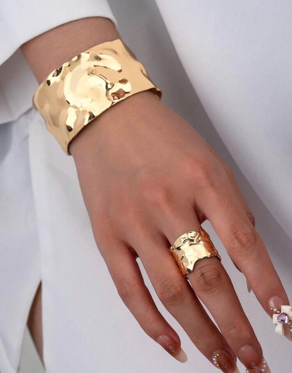 Hammered Haute - Gold - Complete Look