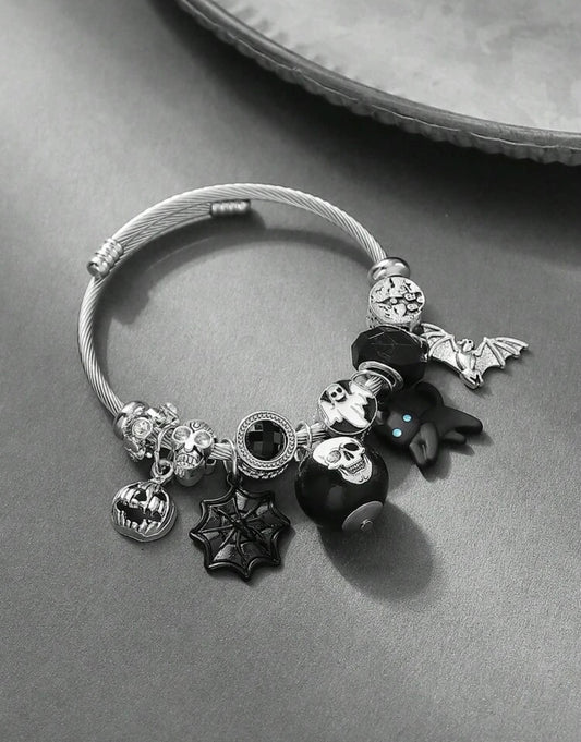 Charms Of the Darkness - Black