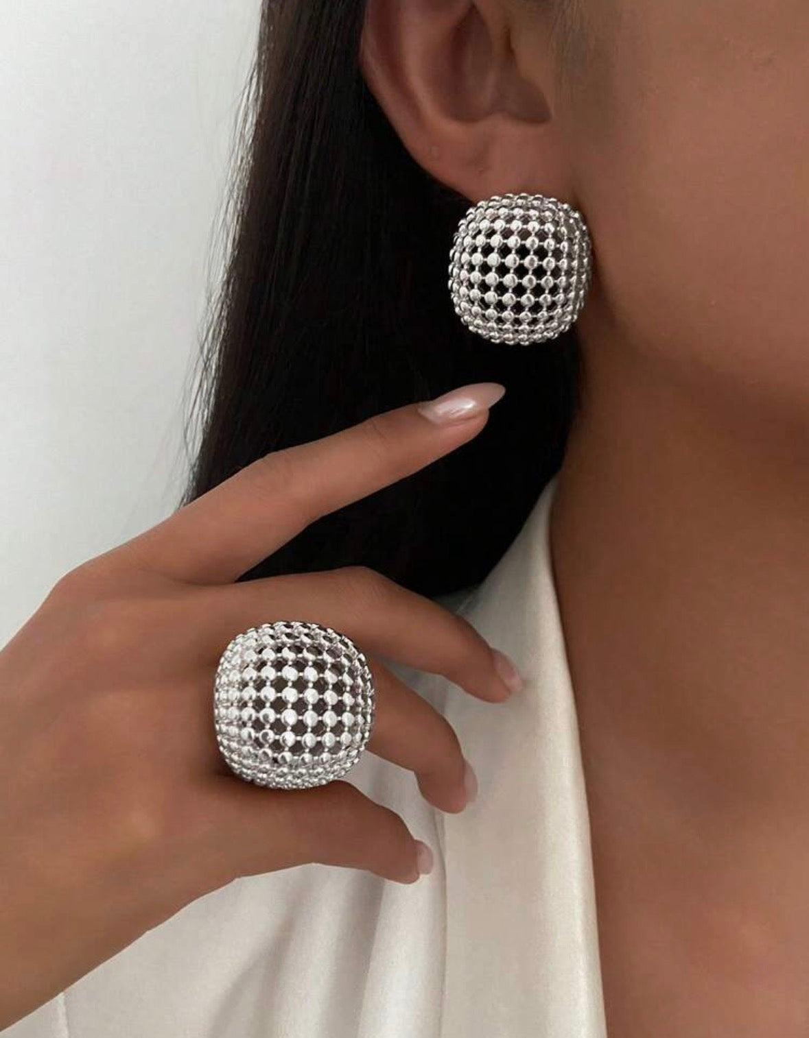 Connecting The Dots - Silver - Complete Look