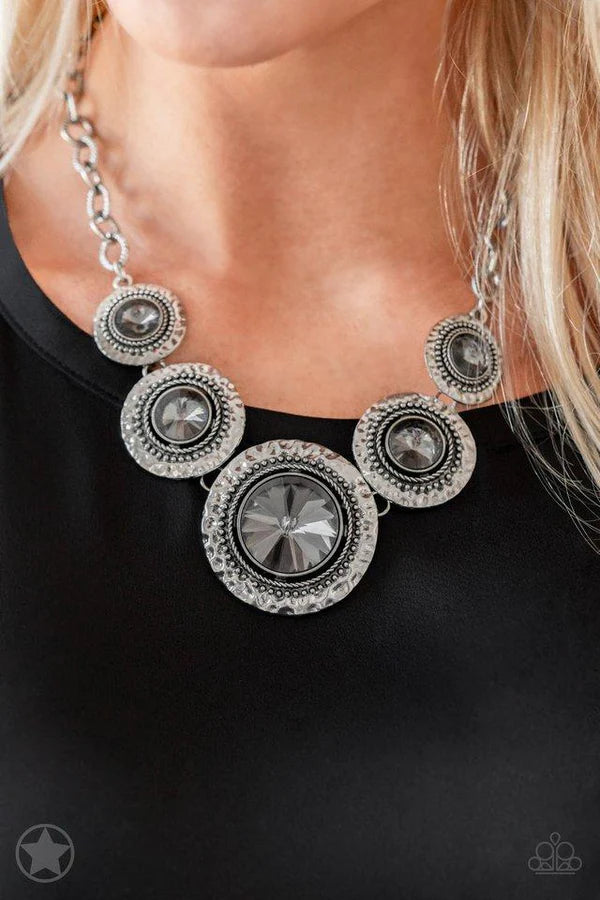 Global Glamour - Smoky - Silver