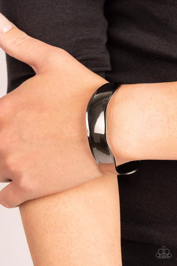 Wayward Waves - Gunmetal