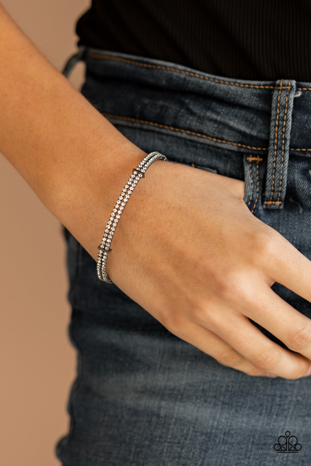 Standout Opulence - Gunmetal